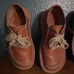 Duckfeet Fyn in Nut. Size EU 35.